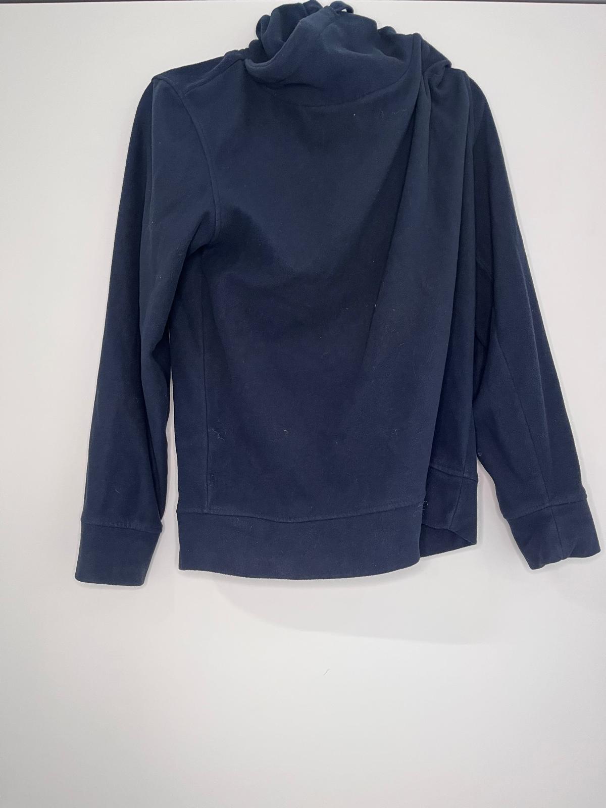 Blauer Pullover